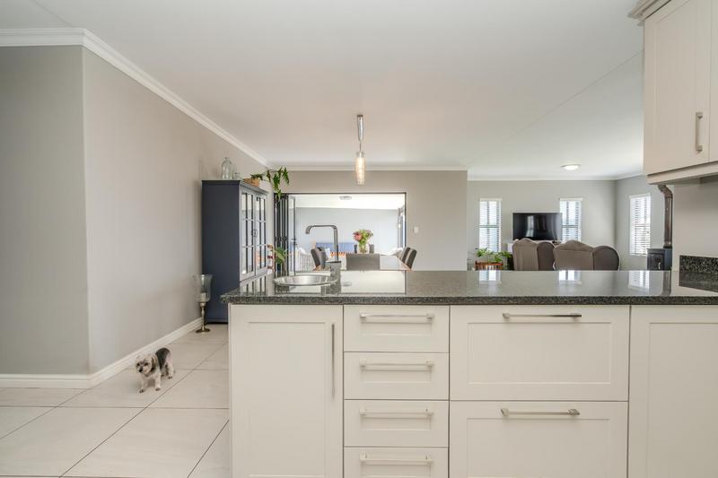 4 Bedroom Property for Sale in Calypso Beach Western Cape